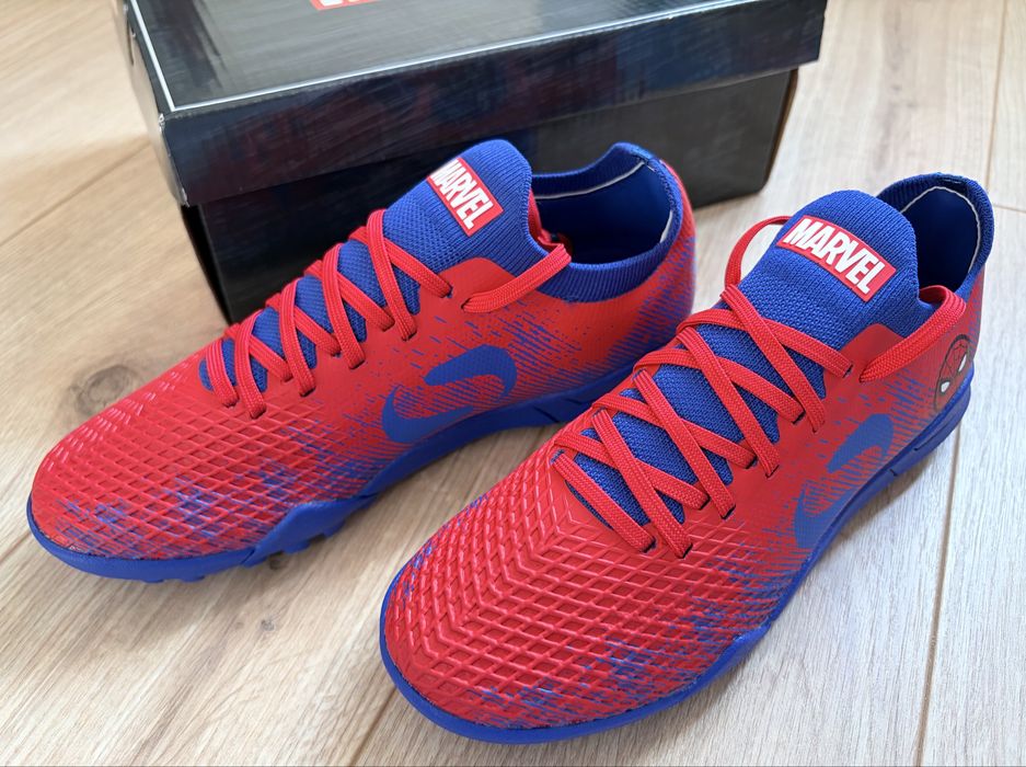 Sondico Marvel 33 размер стоножки футболни