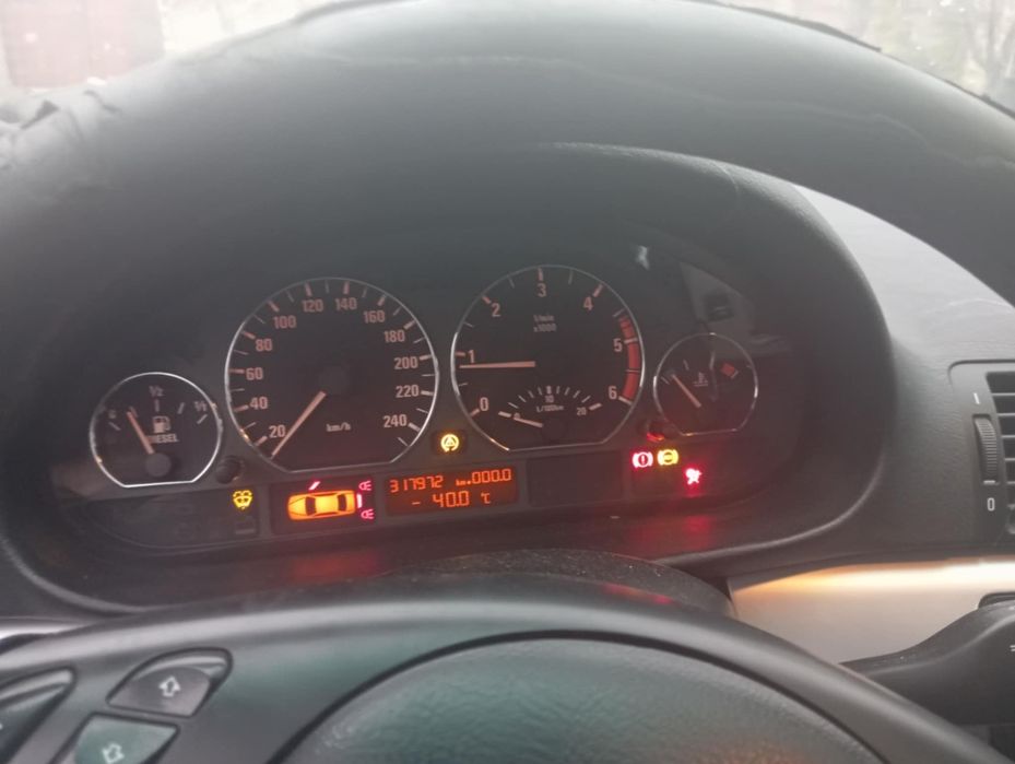 Продавам BMW E46 2.0 136 На Части
