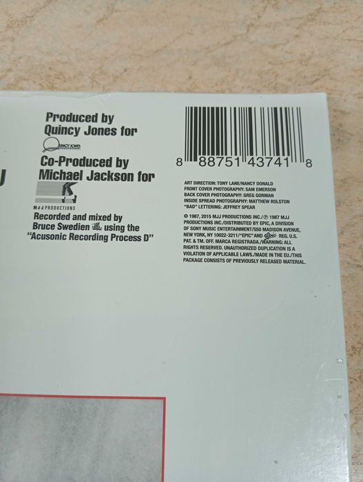 MICHAEL JACKSON виниловые диски. Продам.