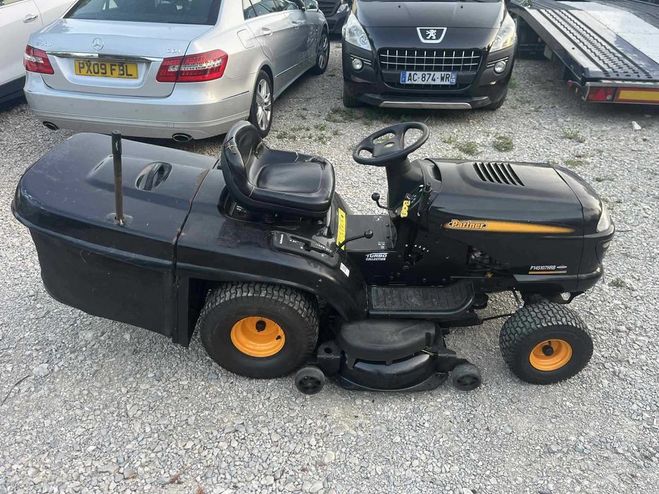 Продава се тракторна косачка