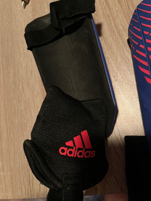 Футболни кори Adidas