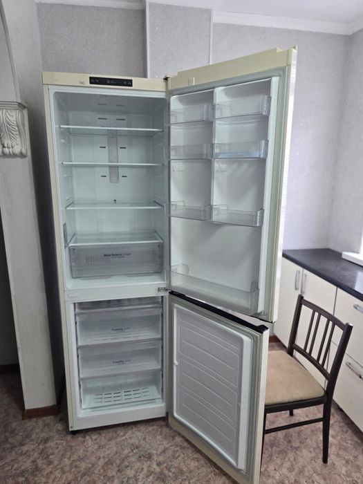 Холодильник для кухни