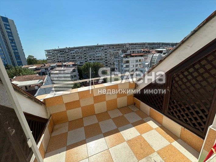 Продава се Многостаен апартамент в Бургас, Лазур - 205 кв.м за 1854 €/кв.м - Снимка #2