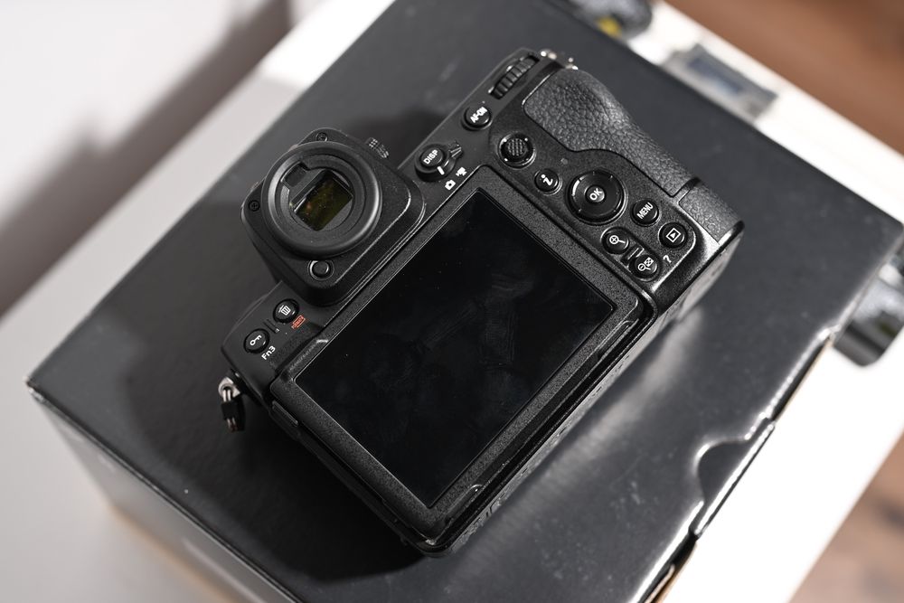 Камера/тяло Никон  /Nikon Z8