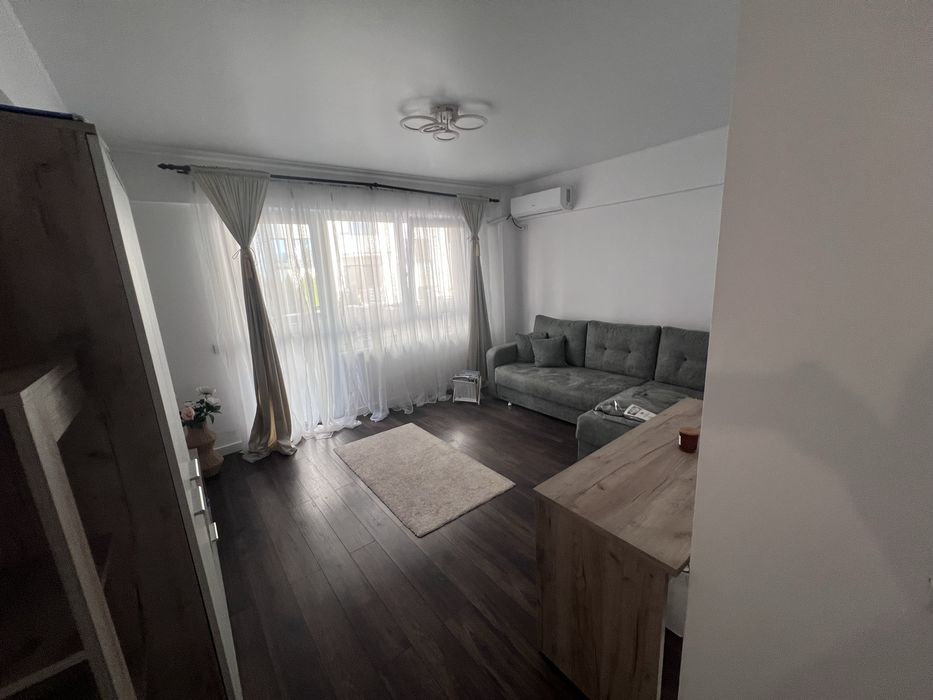 Inchiriez apartament 2 camere decomandat