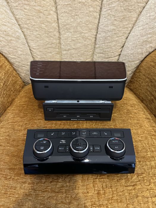 Navigatie Skoda Superb 3V : Unitate / Display / Climatronic