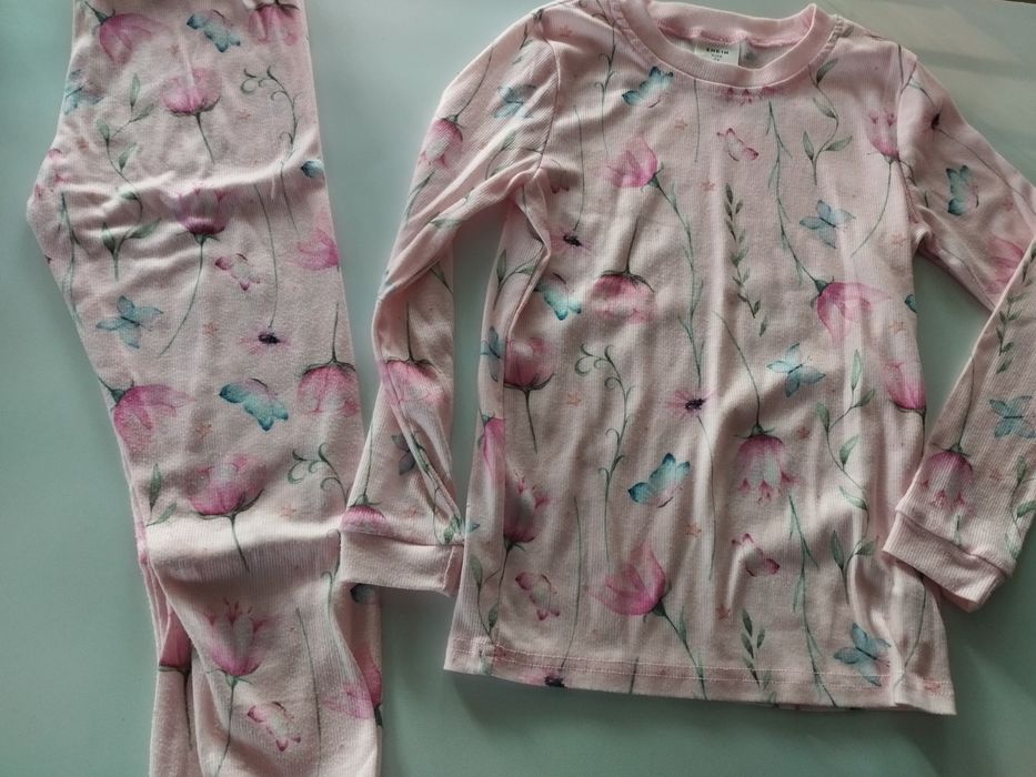 Потник за 122/128 см - 11 бр и 2 пижами