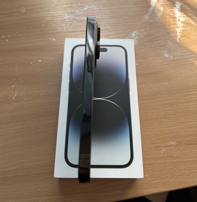 Продам айфон 14про мах