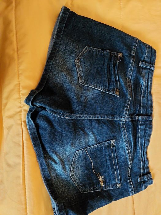 Промоция на къси дънкови панталонки