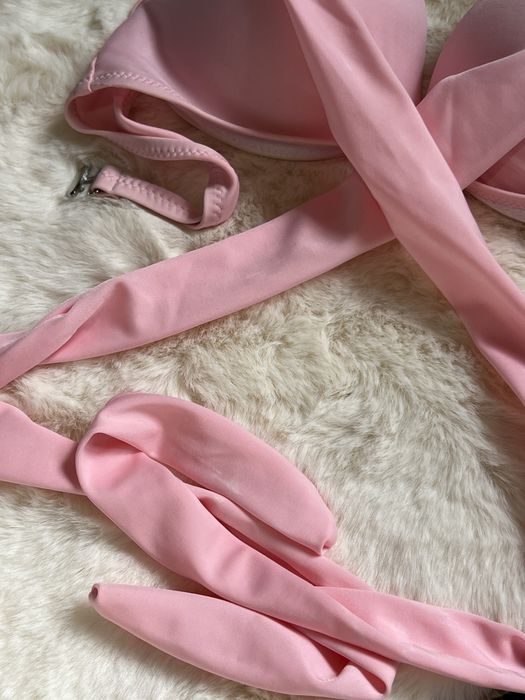 Sutien costum de baie roz cupe intarite