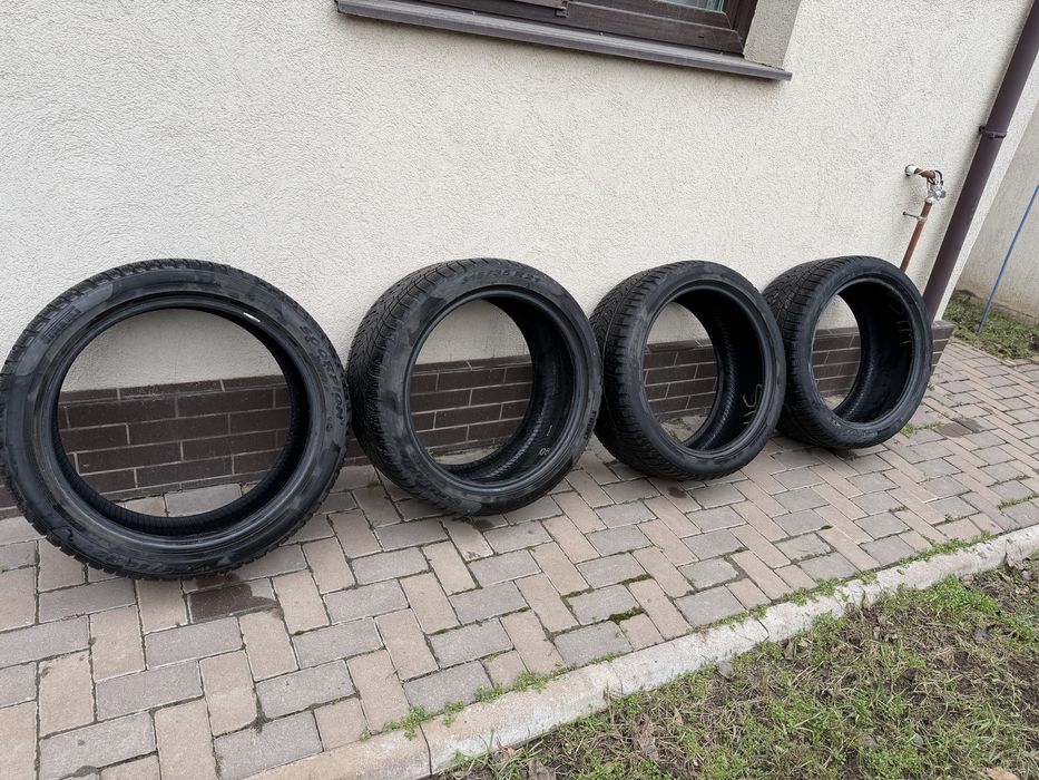 Vand anvelope de iarna Pirelli Scorpion - 2 marimi -