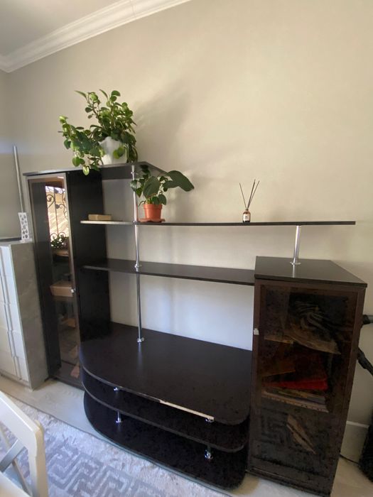 Продается шкаф и столик