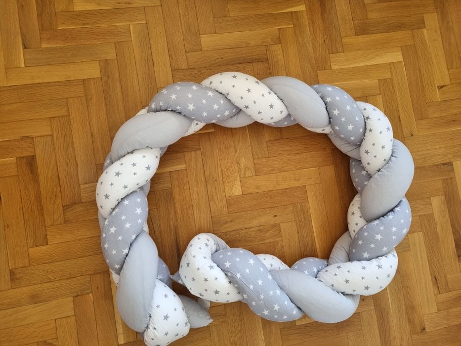 Обиколник за бебешко креватче