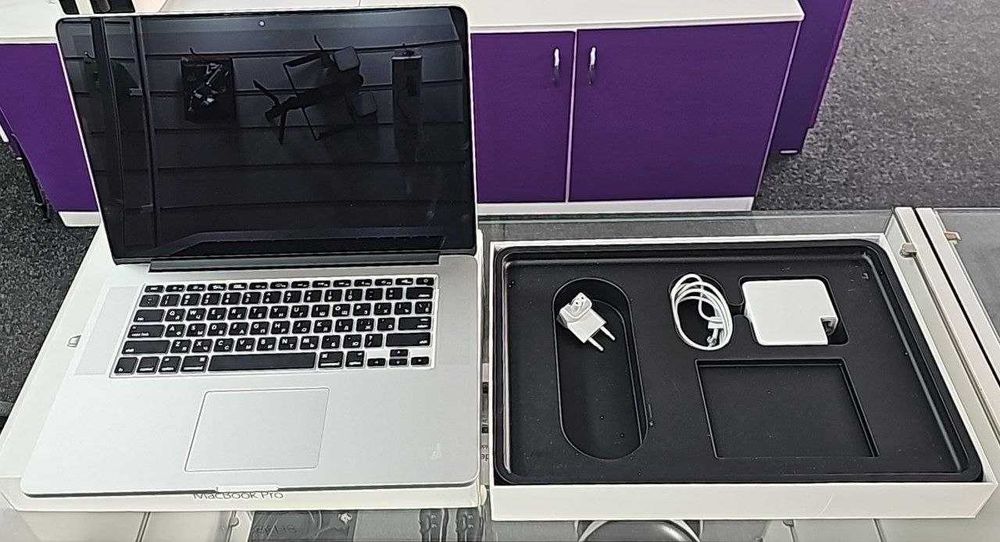 Apple MacBook Pro 15" Mid 2015