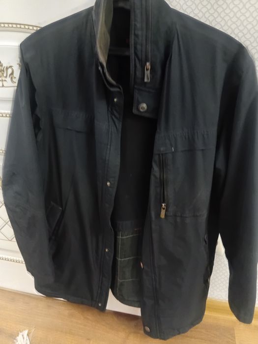 Куртку продается