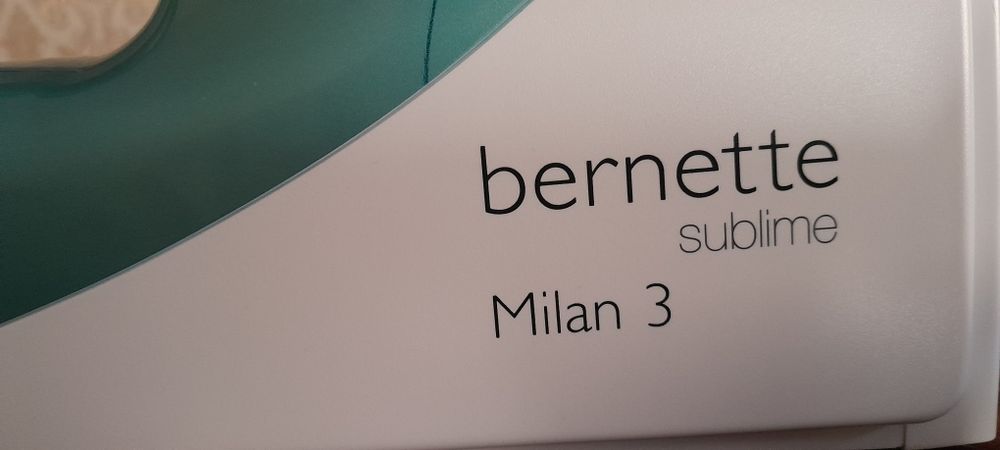 Новая швейная машина с оверлогом