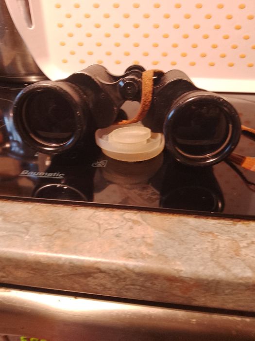 Бинокъл с каишка