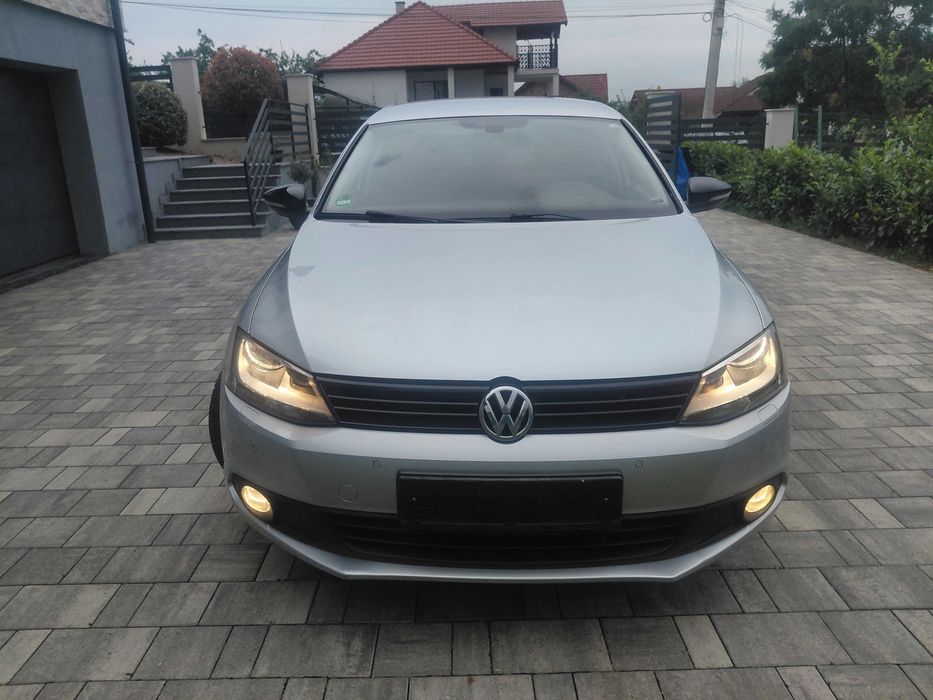 VOLKSWAGEN Jetta 2012 — imagine 2