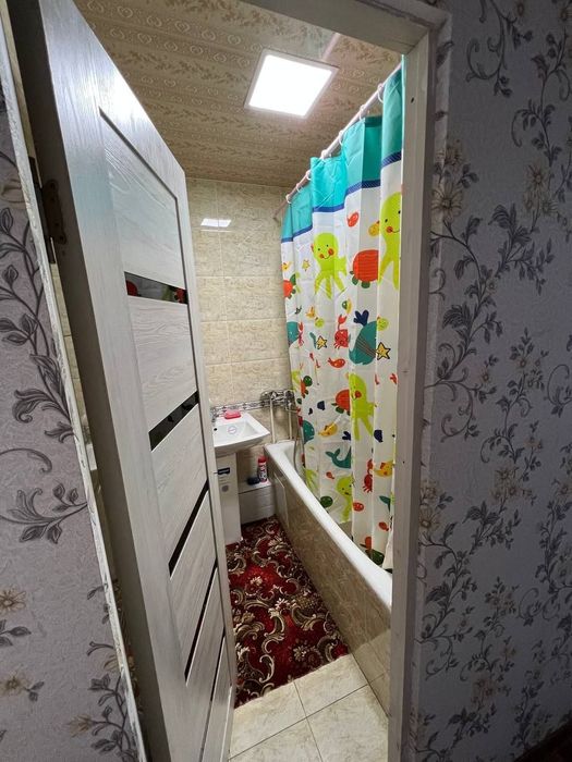 Уй сотилади жуда 10- мкр. Да