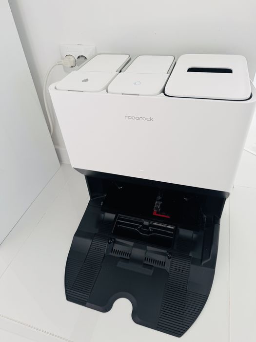 Vând Robot de aspirare Roborock S8 Pro Ultra, S8PU02-00