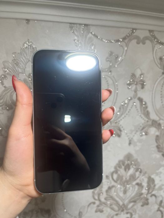 Продам айфон 15