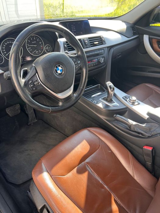 BMW Seria 3 Vând BMW 320i, 2012, automat