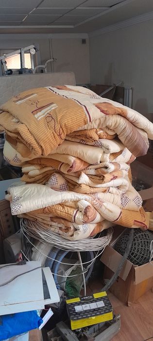 Камютер,микравалныйпеч,печкалар,столлар,гламлар,курпалар,сотилади