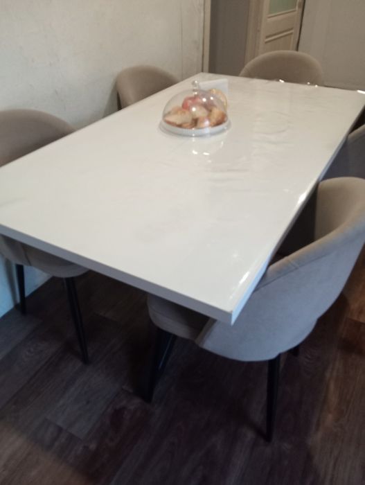 Продаю кухонный стол