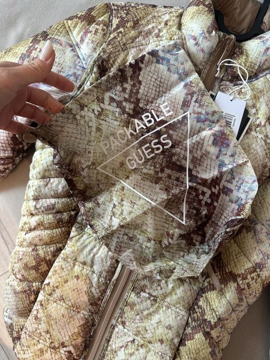 Олекотено дамско яке Guess две лица