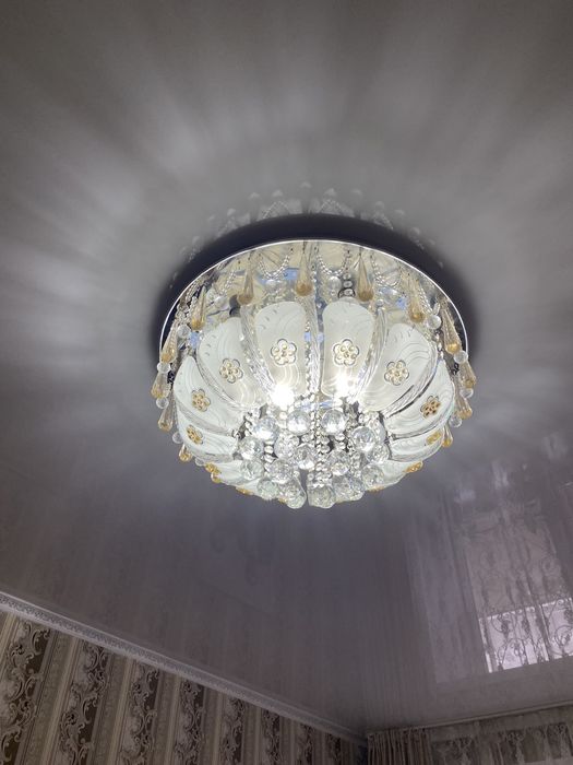 Люстра срочно продам