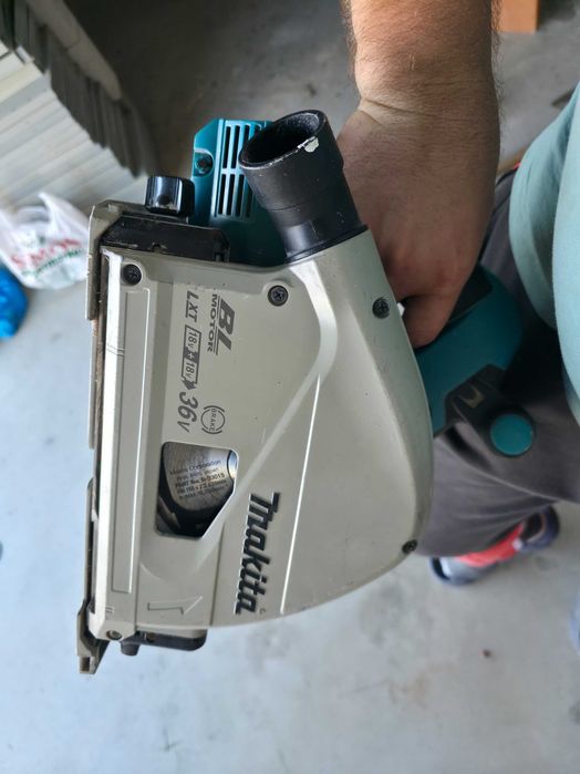 Circular plonjare Makita DSP600