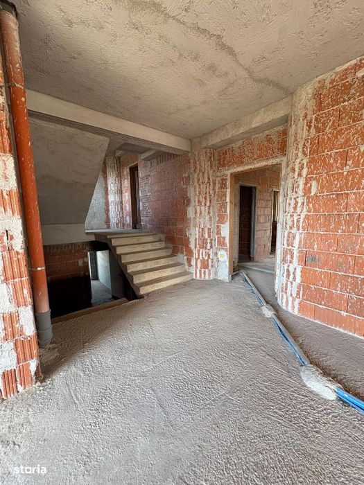 Casă de vânzare cu 6 camere și mansardă teren 2500mp Padure Cernica