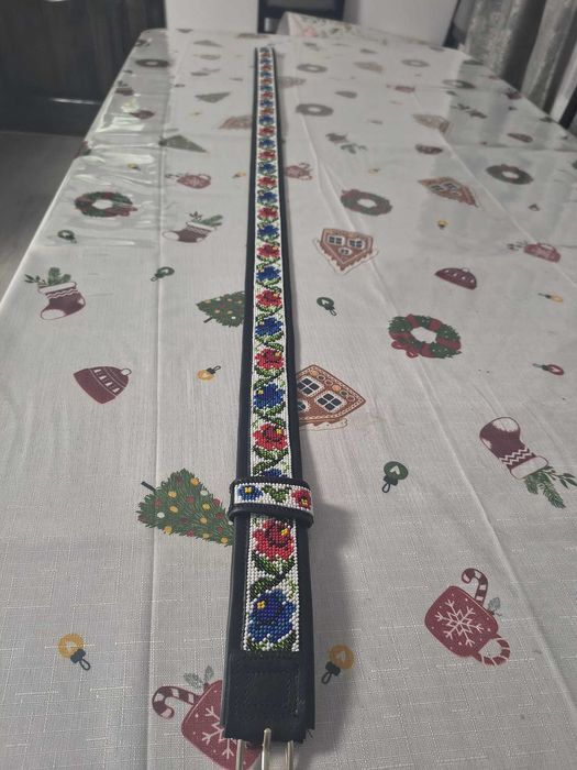 Vând Curea cusută manual cu mărgele
