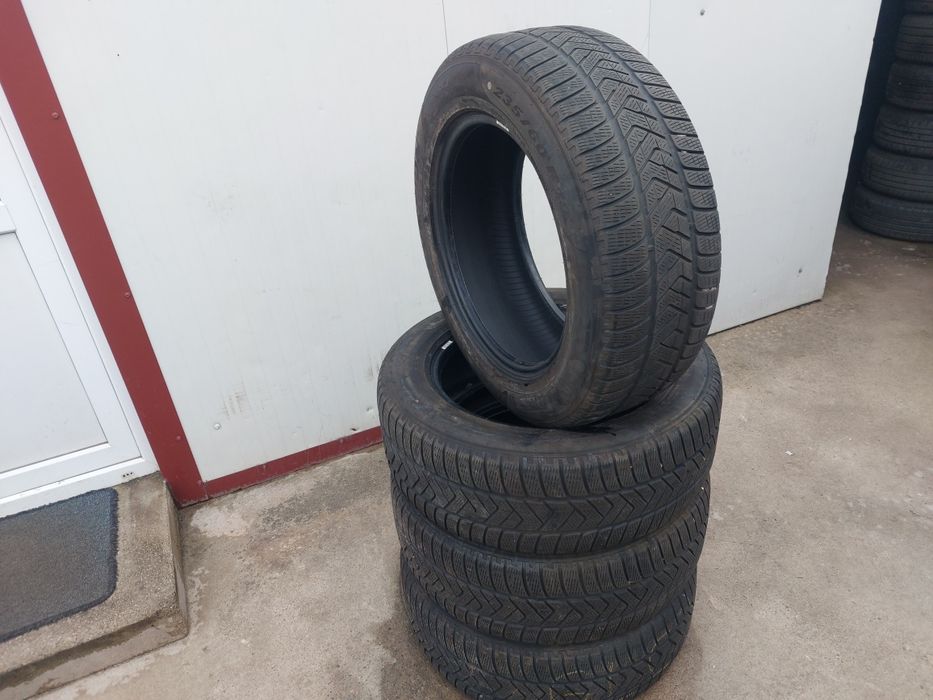 150 lei bucata! Set anvelope M+S/IARNA 235 60 r18 Pirelli