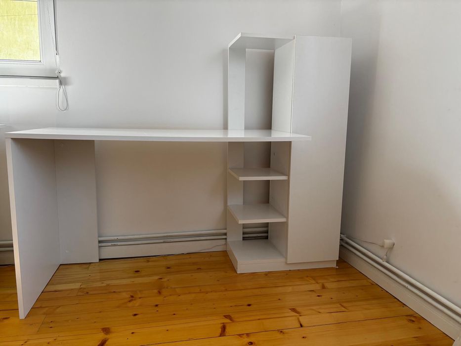 Birou elevi, studenți