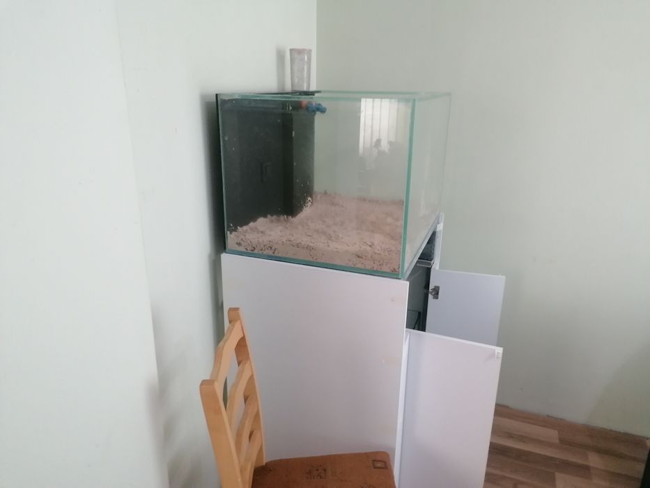 Продавам морски аквариум