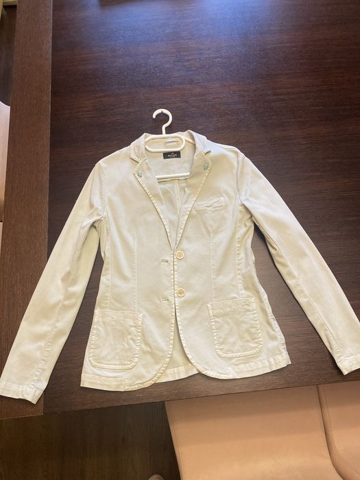 Сако в бледо зелен цвят