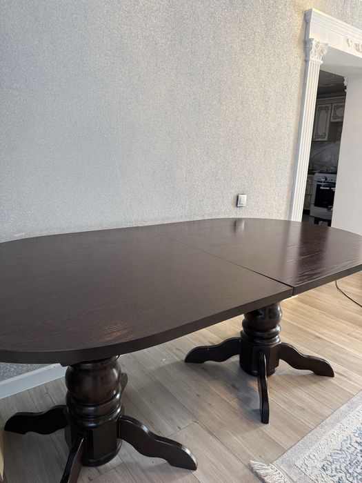 Стол для гостиной