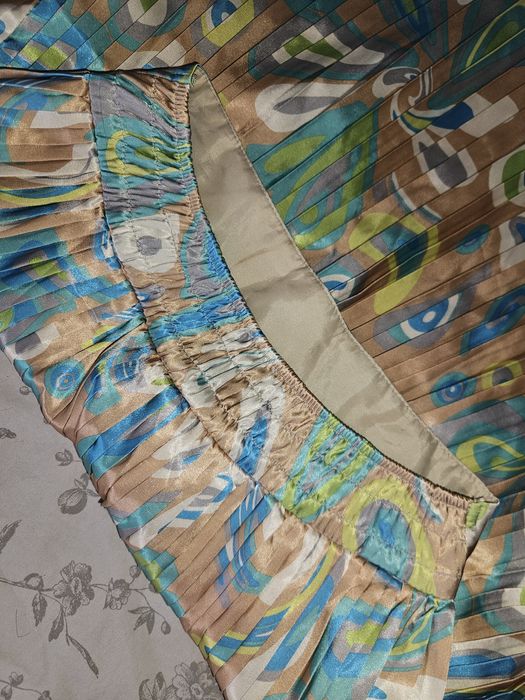 Сатенирана пола S