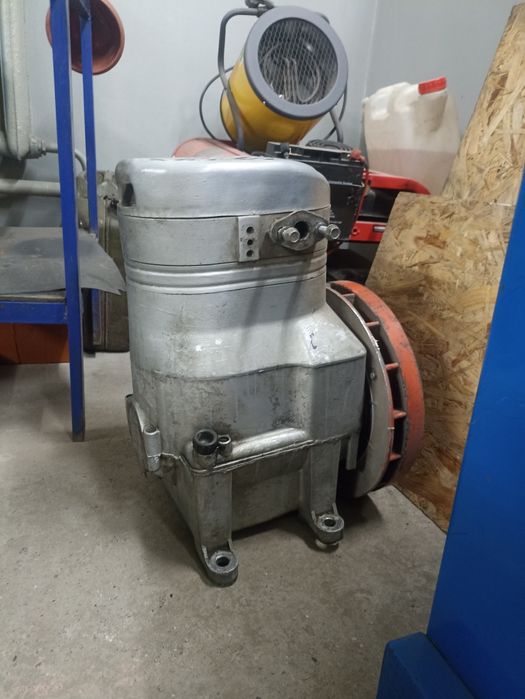 Станок разбортовочный.компрессор 500л.