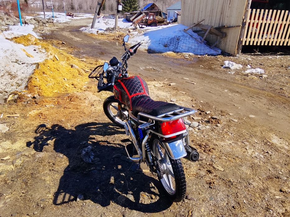 Мотоцикл 200сс..