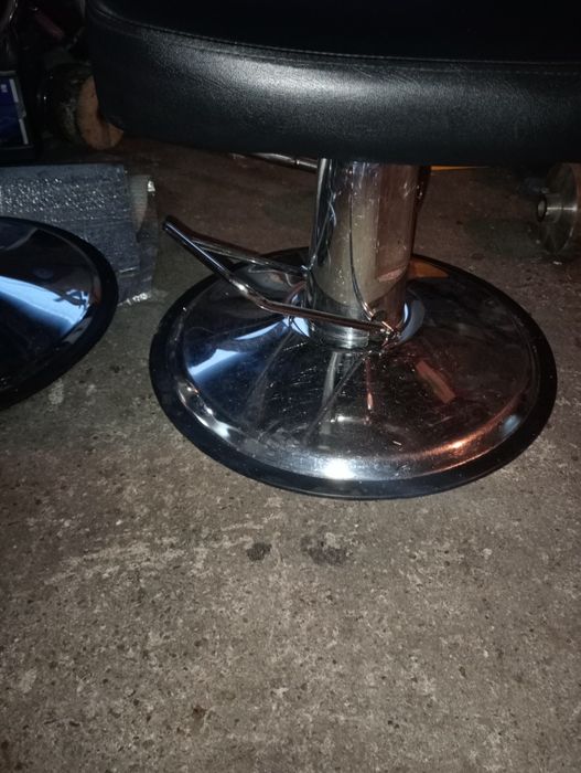 2 броя Перфектни кожени Бръснарски столове