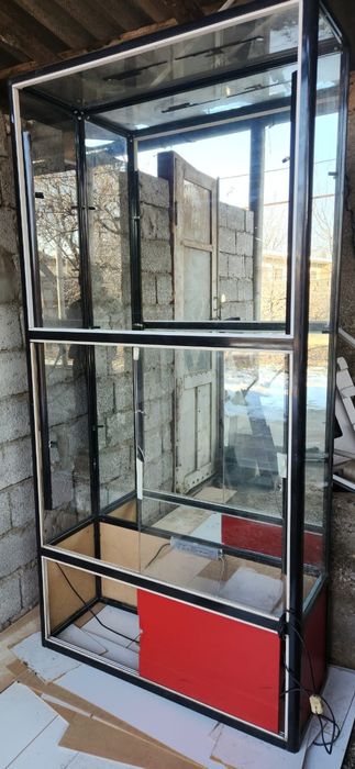 Витрина в отличном состоянии