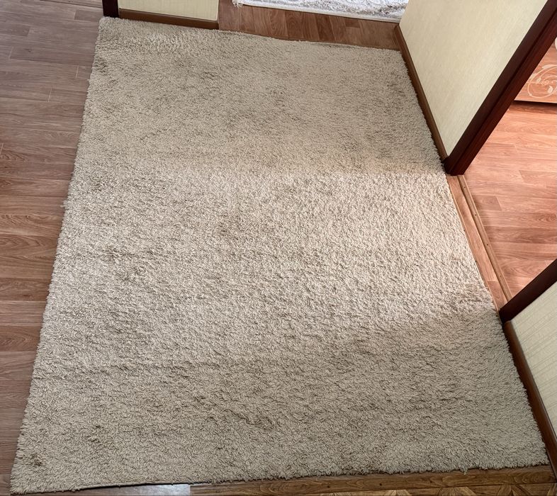 Ковёр бежевый цвет, светлый, тёплый, чистый, в отличном состоянии