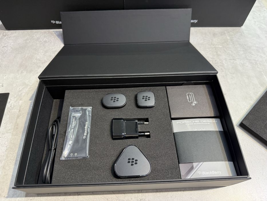 Black Berry P9982 new