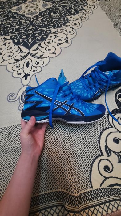 Продам асикс для волейбол