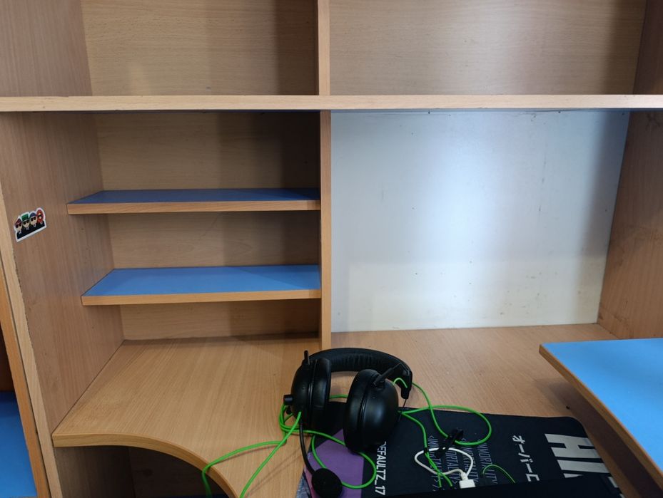 Большой шкаф для спальной