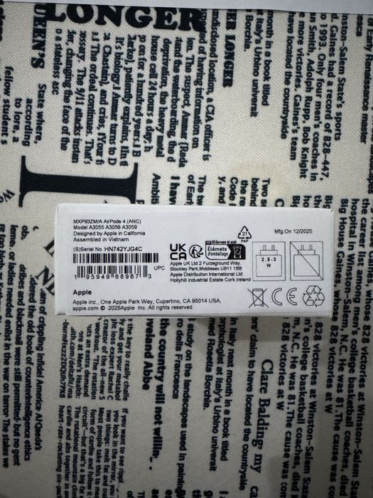 Apple AirPods 4 cu Active Noise Cancellation (ANC)