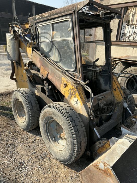 Продам фронтальный погрузчик