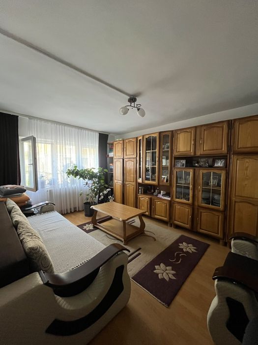 Vand apartament 3 camere
